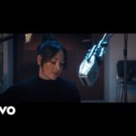 Kacey Musgraves – Too Good to be True (Official Music Video)